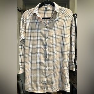 Divided by H&M Tan/black/cream plus long sleeve button down shirt. Size: 2